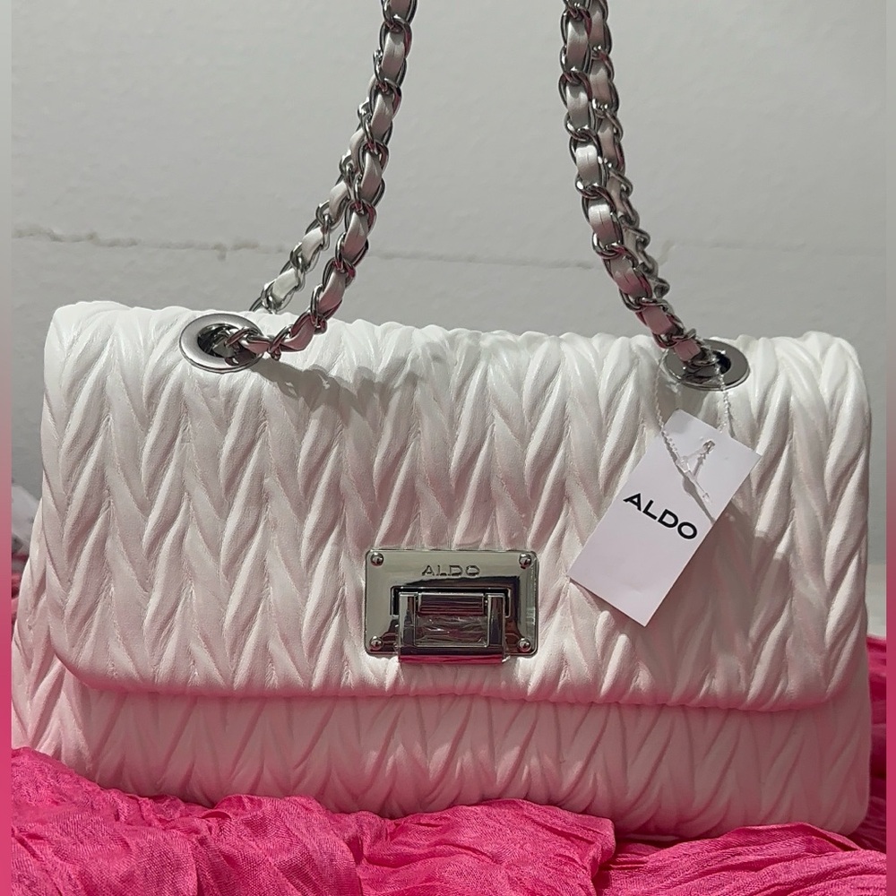Elegant White Quilted Handbag